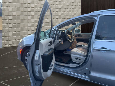 2021 Chrysler Pacifica Hybrid Touring L