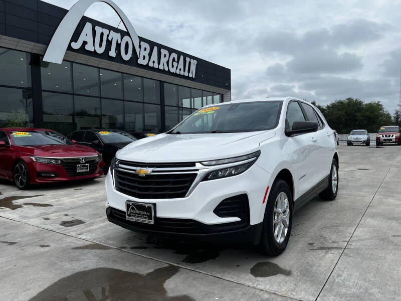 2022 Chevrolet Equinox LS's photo
