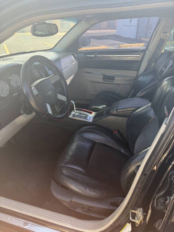 2006 Chrysler 300 SRT-8