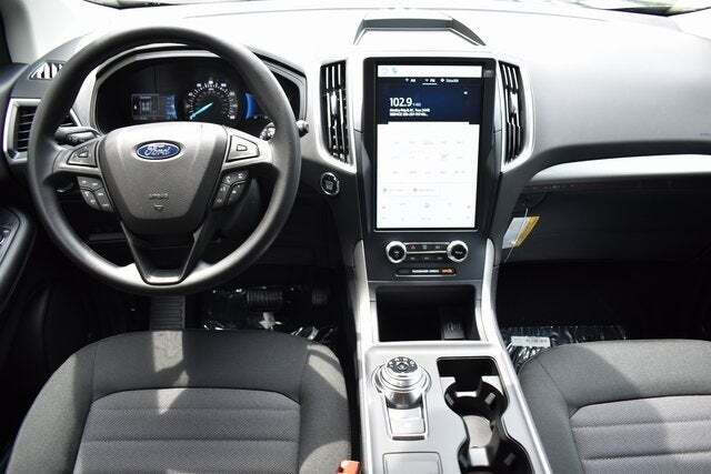 2023 Ford Edge SE