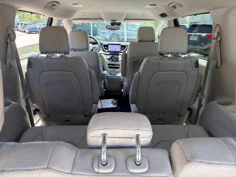 2021 Chrysler Pacifica Touring L