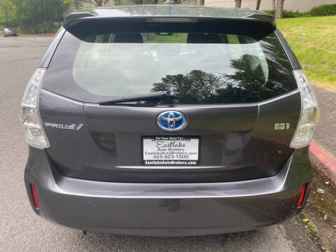 2012 Toyota Prius v Five