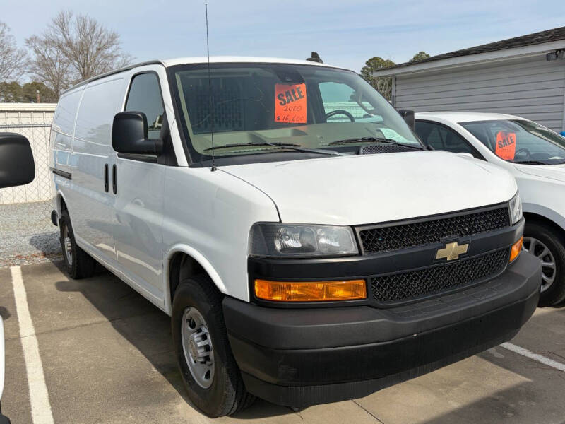 2020 Chevrolet Express Cargo Work Van's photo