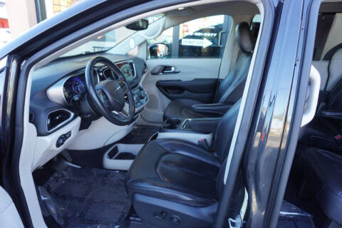 2022 Chrysler Pacifica Touring L