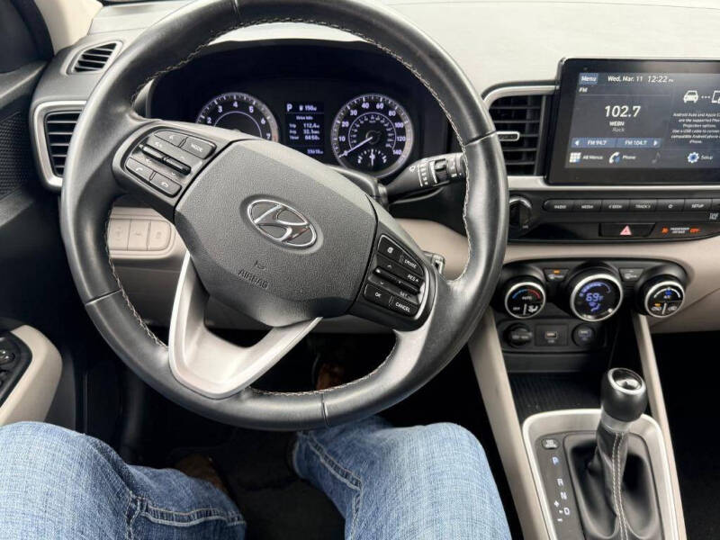 2020 Hyundai Venue SEL