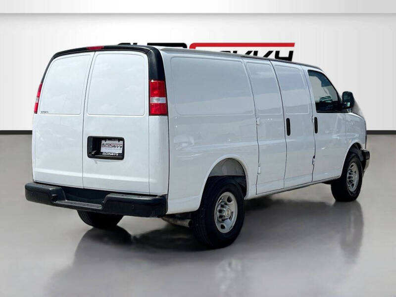 2025 Chevrolet Express 2500