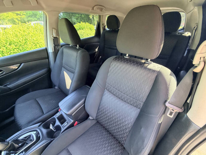 2020 Nissan Rogue SV
