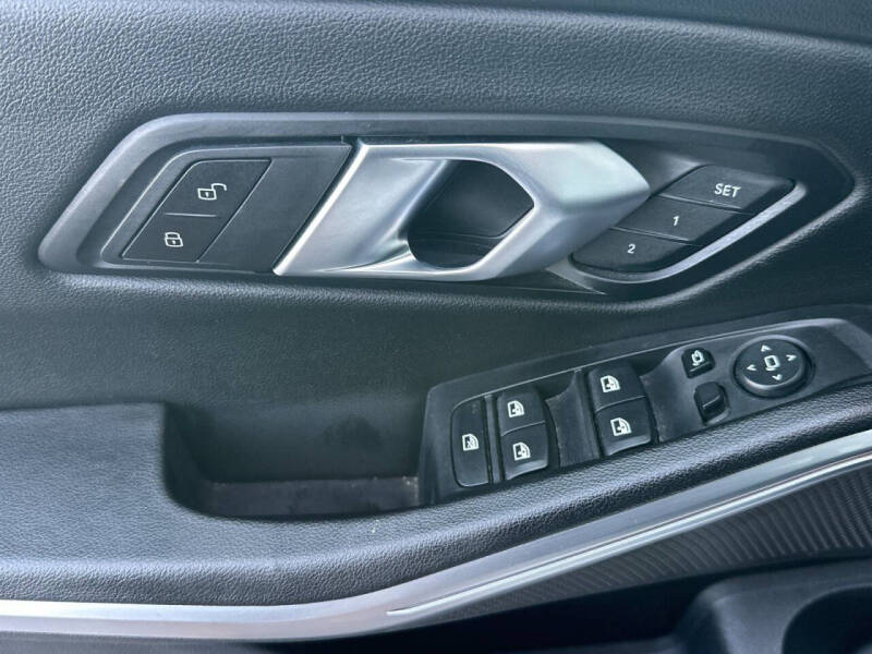 2025 BMW 3 Series 330i