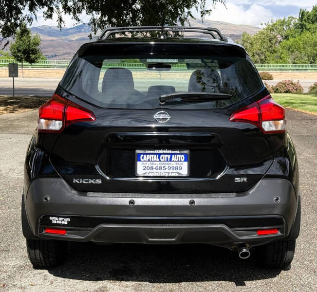 2020 Nissan Kicks SR