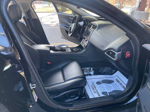 2017 Jaguar XE 35t Premium