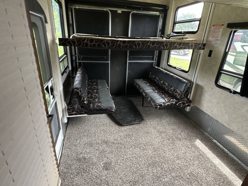 2013 FOR SALE!!!  2013 Raptor  Toy hauler 395