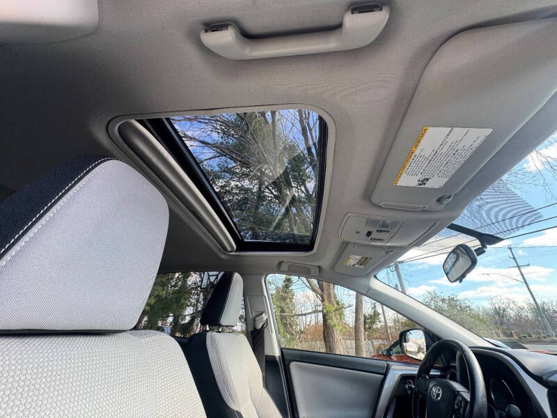 2016 Toyota RAV4 Hybrid XLE