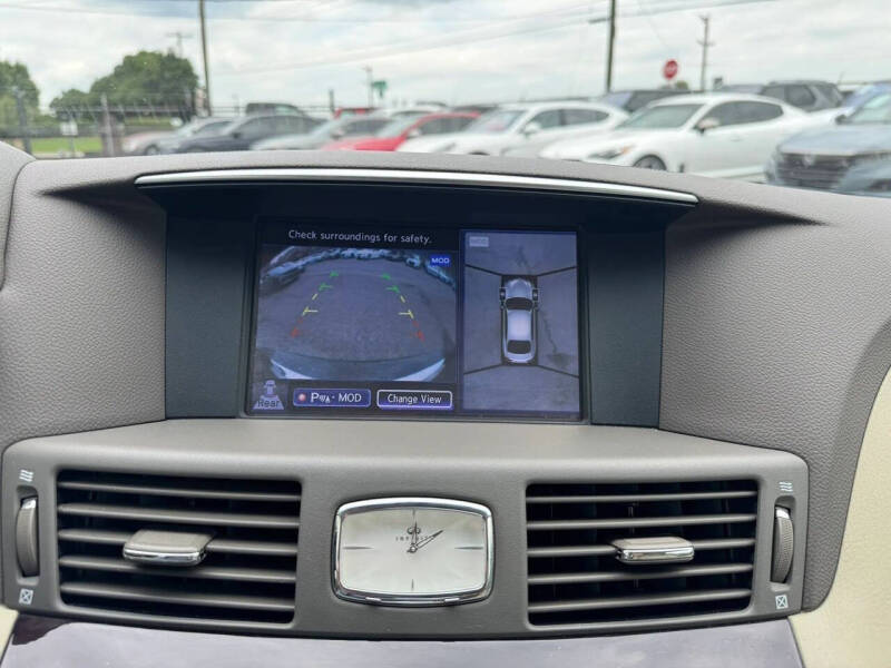 2015 Infiniti Q70 3.7