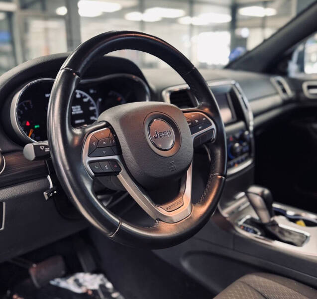 2020 Jeep Grand Cherokee Laredo E