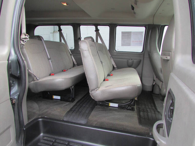 2017 Chevrolet Express LS 2500
