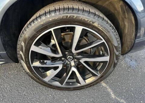 2024 Volvo XC90 B5 Plus Bright Theme