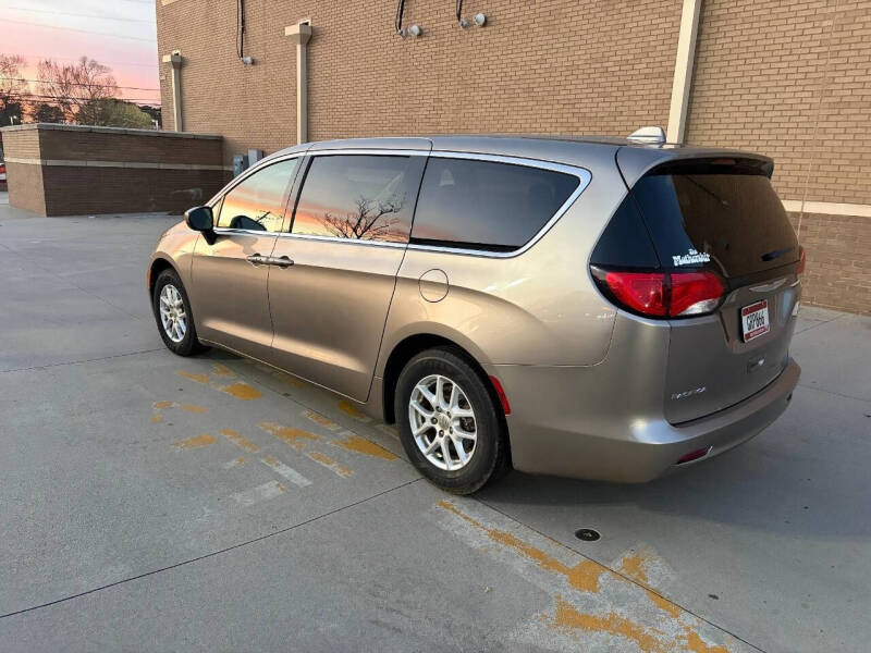 2017 Chrysler Pacifica Touring