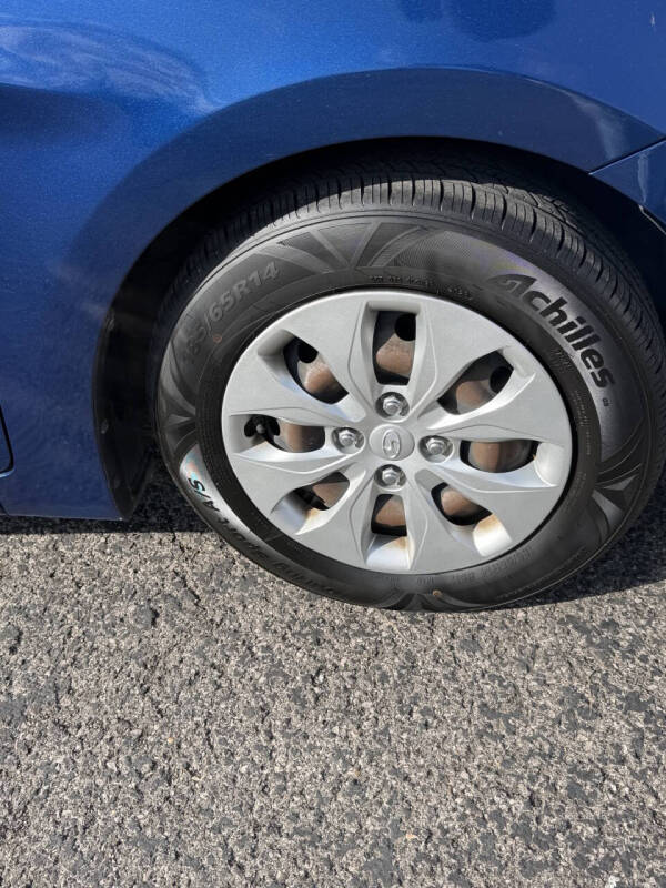 2017 Hyundai Accent SE