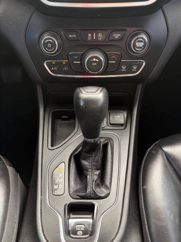 2019 Jeep Cherokee Latitude Plus