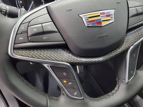 2025 Cadillac XT5 Sport