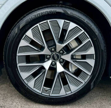 2024 Audi Q8 e-tron quattro Prestige