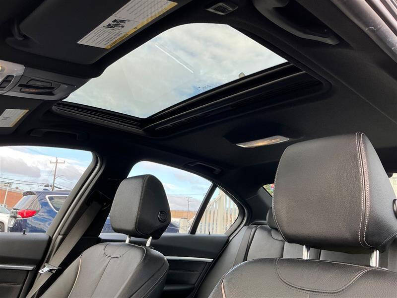 2017 BMW 3 Series 330i xDrive