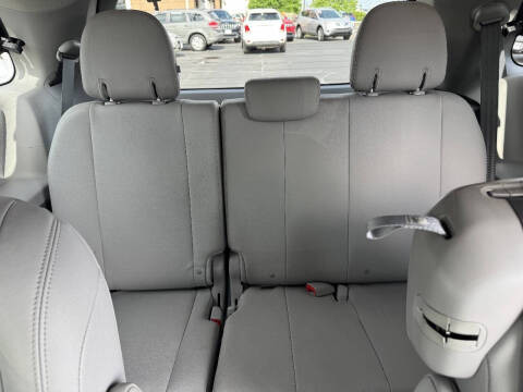 2017 Toyota Sienna XLE 8-Passenger