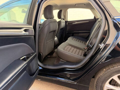 2017 Ford Fusion SE