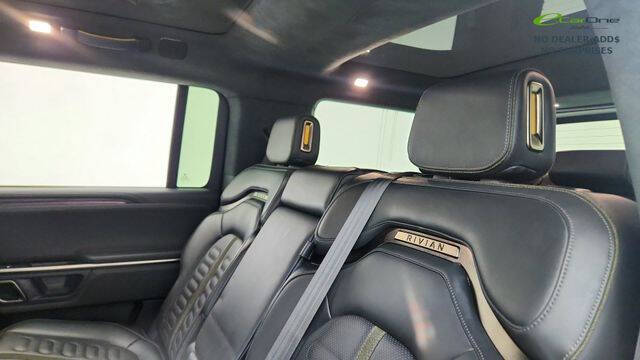 2024 Rivian R1S Adventure