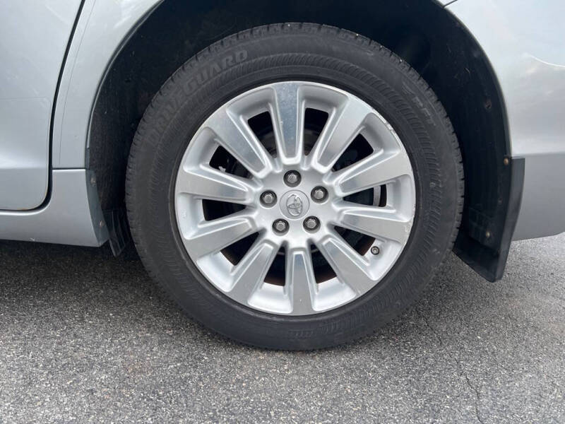 2013 Toyota Sienna LE 7-Passenger