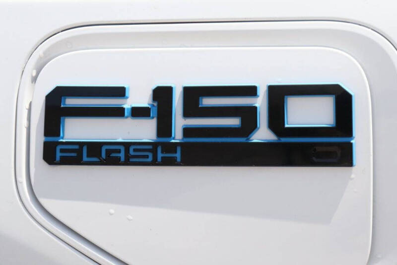 2025 Ford F-150 Lightning Flash