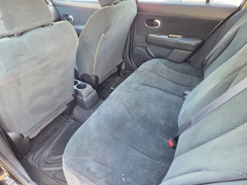 2010 Nissan Versa 1.8 S