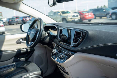 2022 Chrysler Pacifica Hybrid Touring L