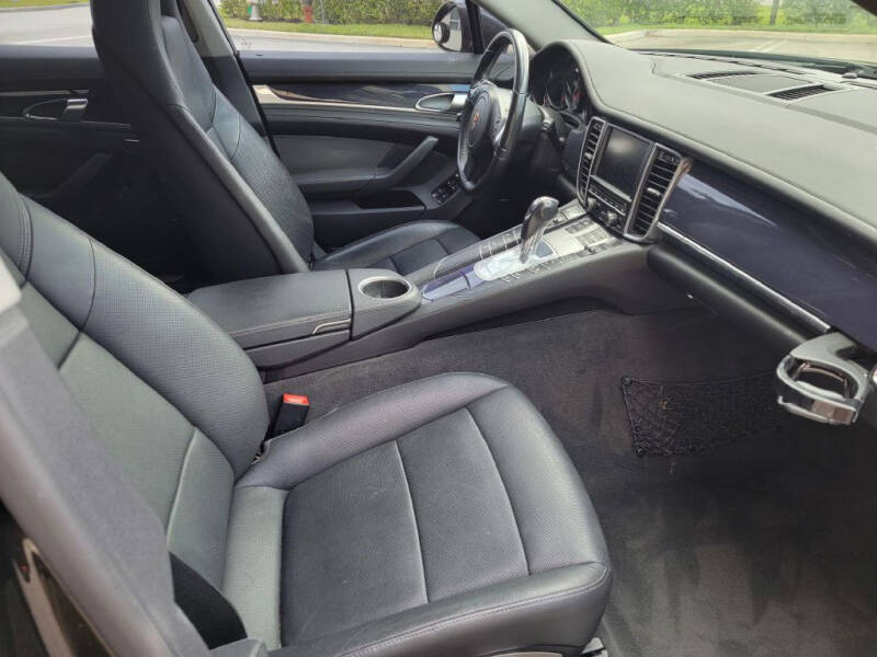 2011 Porsche Panamera 4