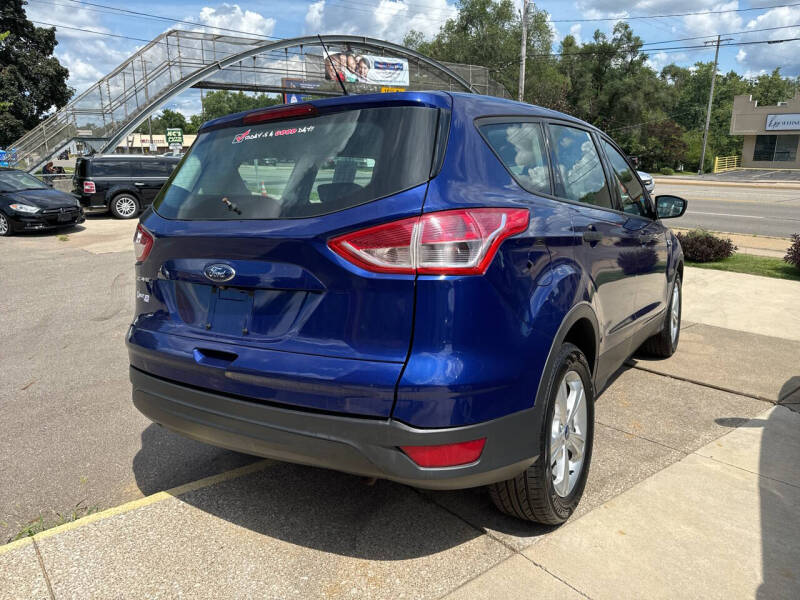 2015 Ford Escape S photo 3