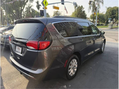 2018 Chrysler Pacifica Touring Plus