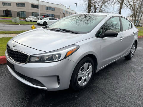 2017 Kia Forte for sale at Apex Auto Sales in Troutdale OR