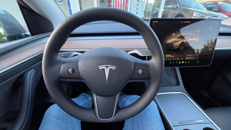 2024 Tesla Model Y Long Range