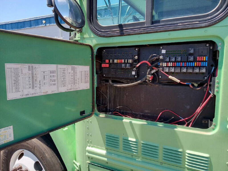 2006 Freightliner FS65 Chassis