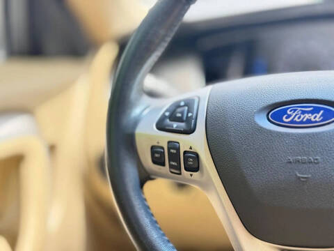 2017 Ford Taurus SEL