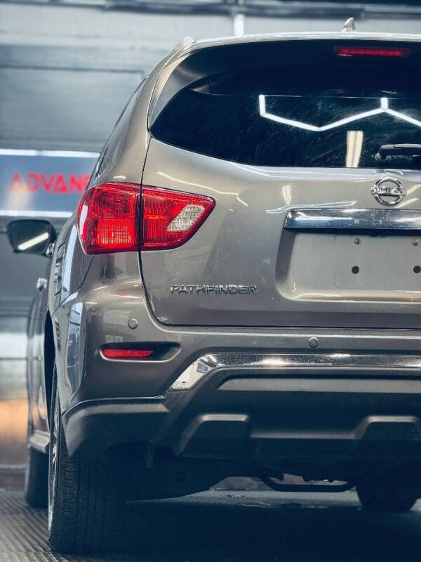 2020 Nissan Pathfinder SL