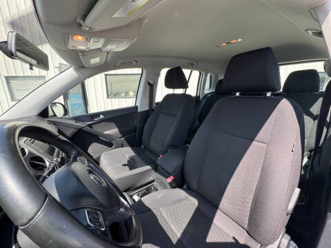 2017 Volkswagen Tiguan 2.0T Limited S 4Motion