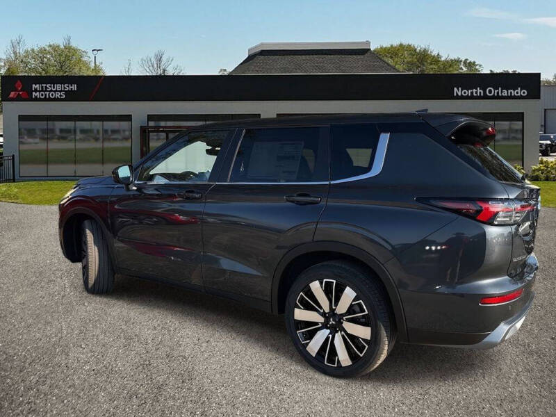 2026 Mitsubishi Outlander SE