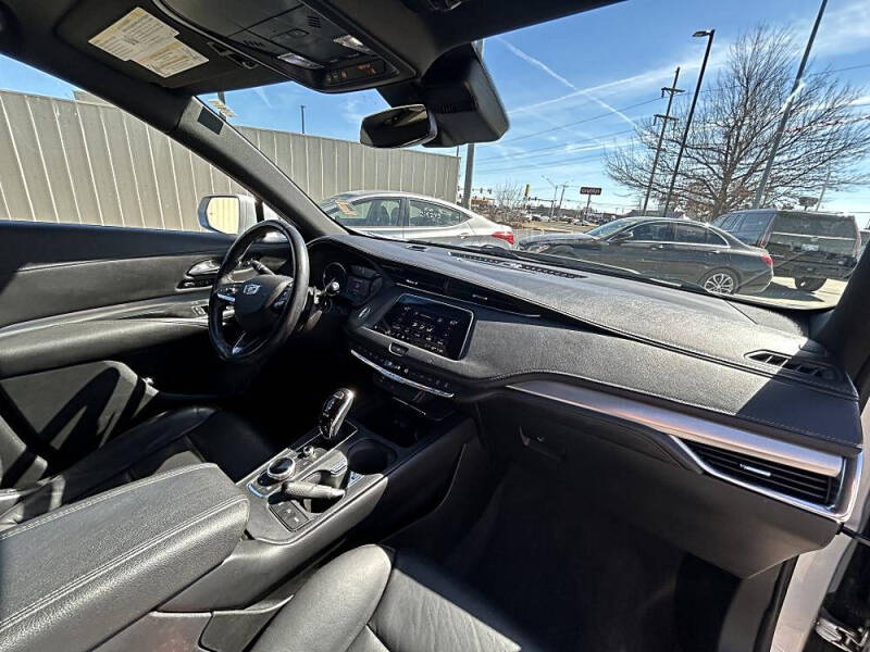 2021 Cadillac XT4 Premium Luxury