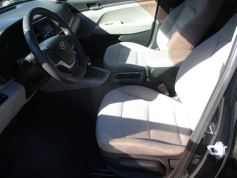 2018 Hyundai Elantra SE