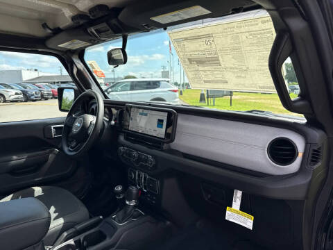 2025 Jeep Wrangler Sport