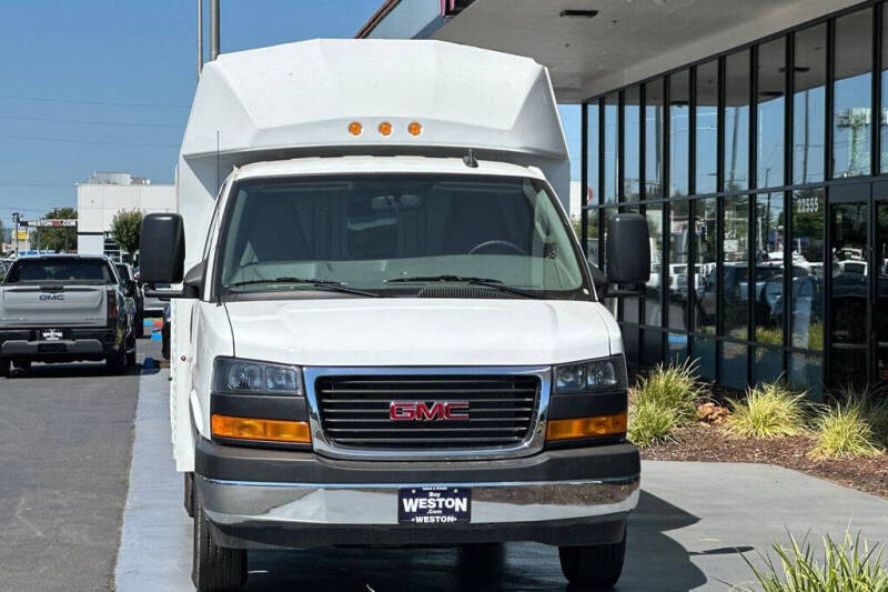 2025 GMC Savana 3500