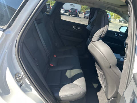 2025 Volvo XC60 B5 Plus Dark Theme