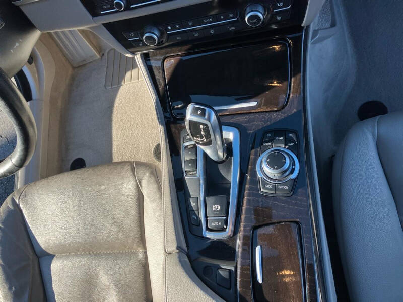 2012 BMW 5 Series 528i xDrive