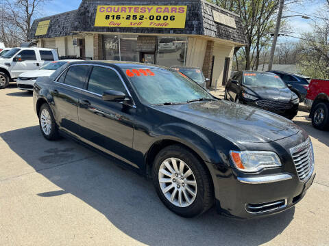2014 Chrysler 300 for sale at Courtesy Cars in Independence MO